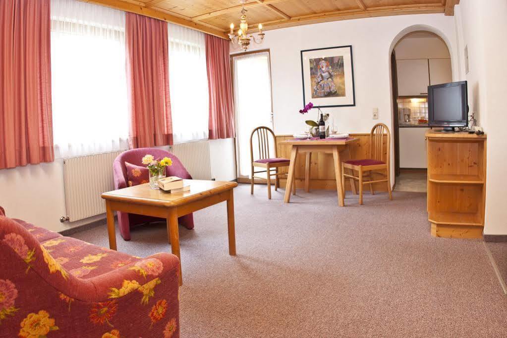 Hotel Garni Pra Posta イシュグル エクステリア 写真